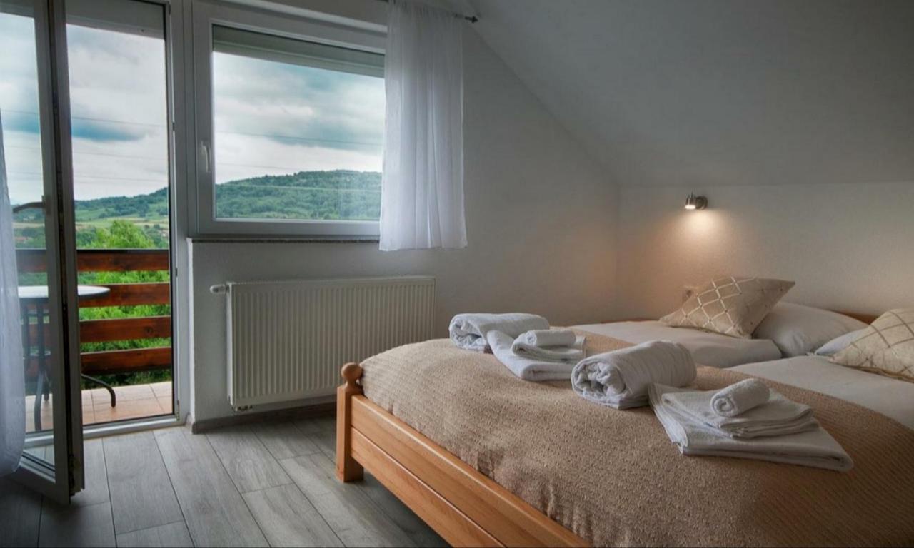 Apartment Josipa Селиште-Дрежничко Экстерьер фото